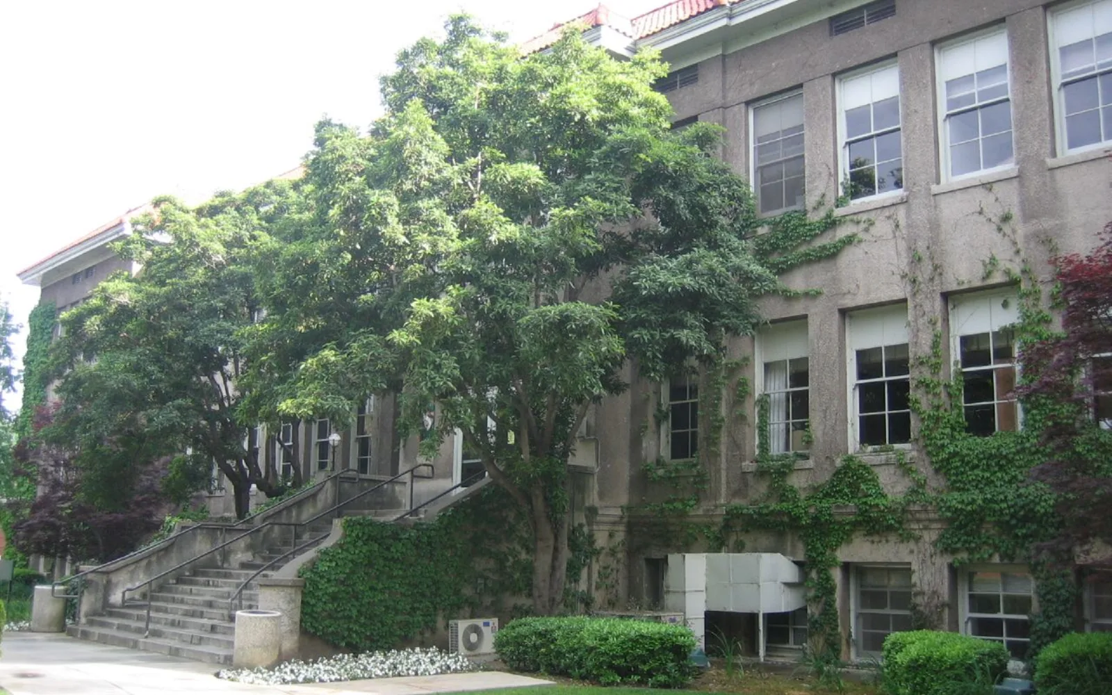 Founders Hall, a campus building at the University of La Verne, which was founded in 1891.